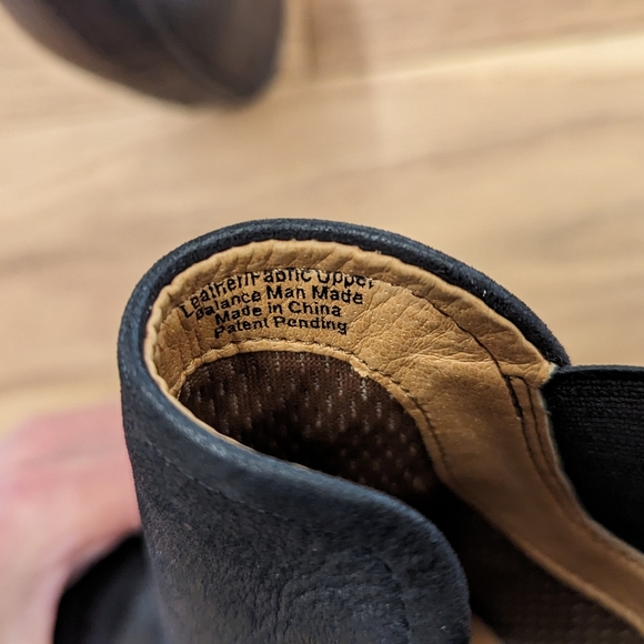 Naya Felix Black Leather Ankle Bootie Embossed Sz 6 - Picture 11 of 14